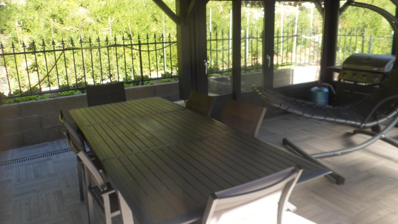 Homestay Siros Iron
