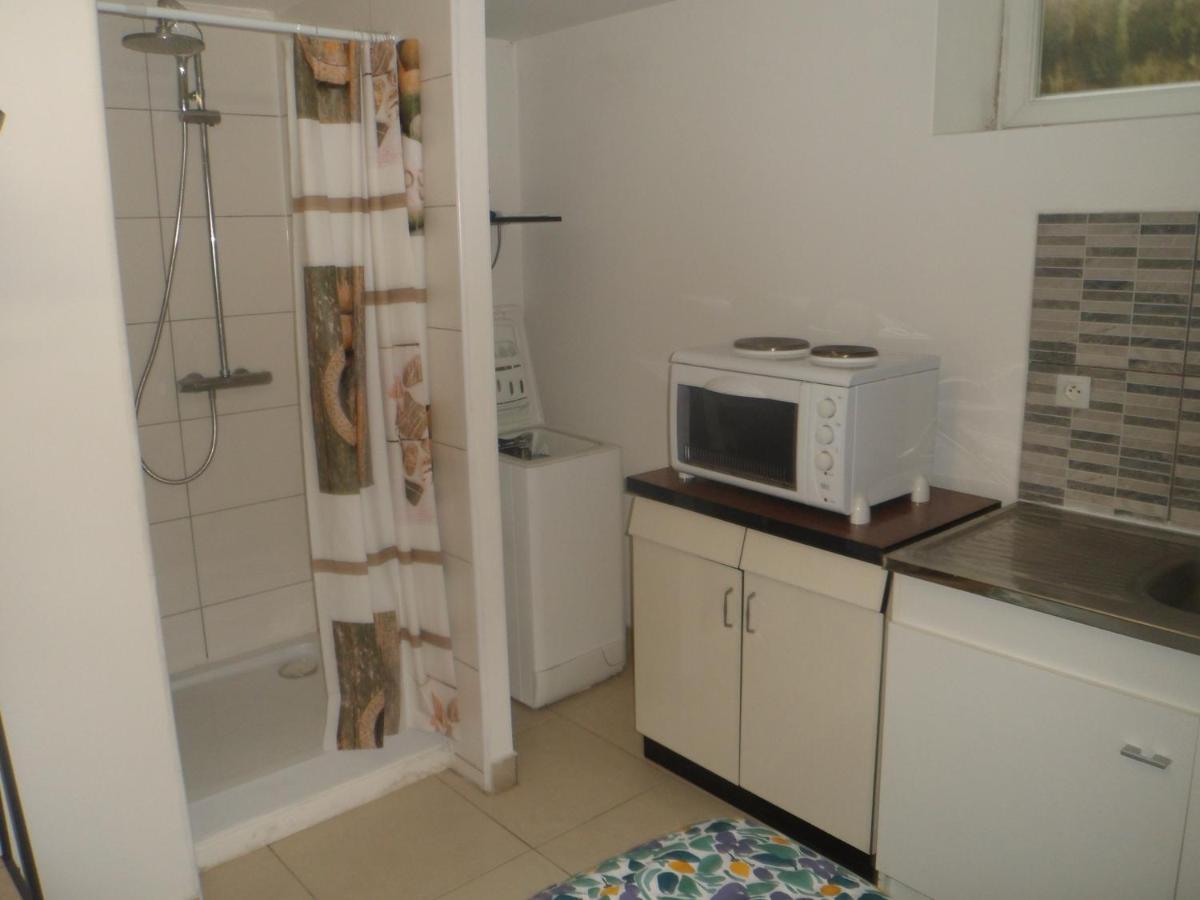 Homestay Siros Iron