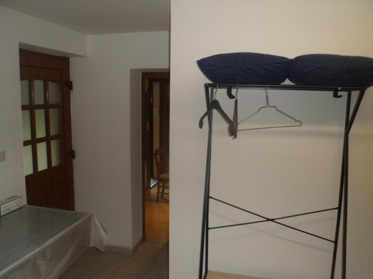 Siros Homestay *