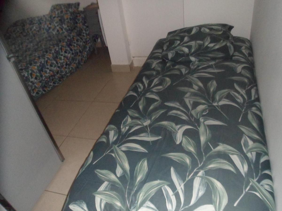 Siros Homestay Iron